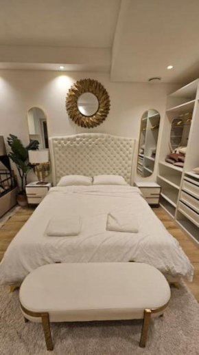 UG Neubau City Wohnung - Pool, Gym, Sauna, zweites Bad extra buchbar